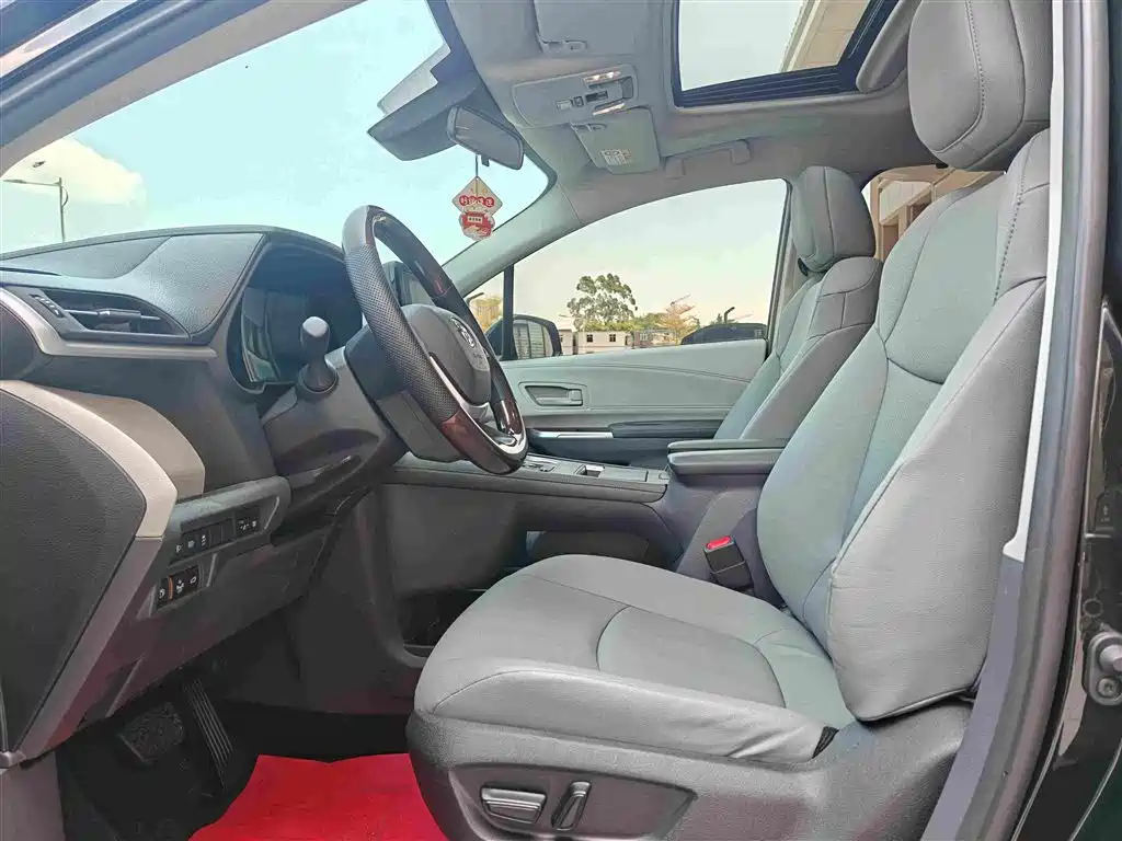 Toyota Granvia 2024 2023 2.5L Hybrid Comfort Edition