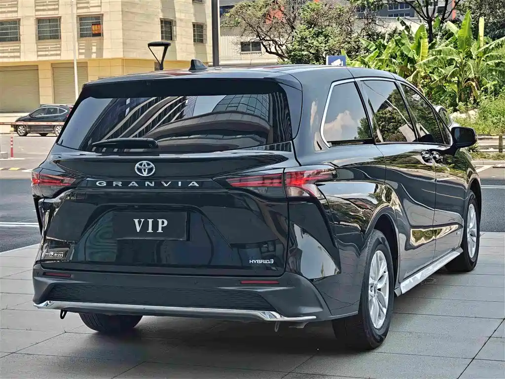 Toyota Granvia 2024 2023 2.5L Hybrid Comfort Edition