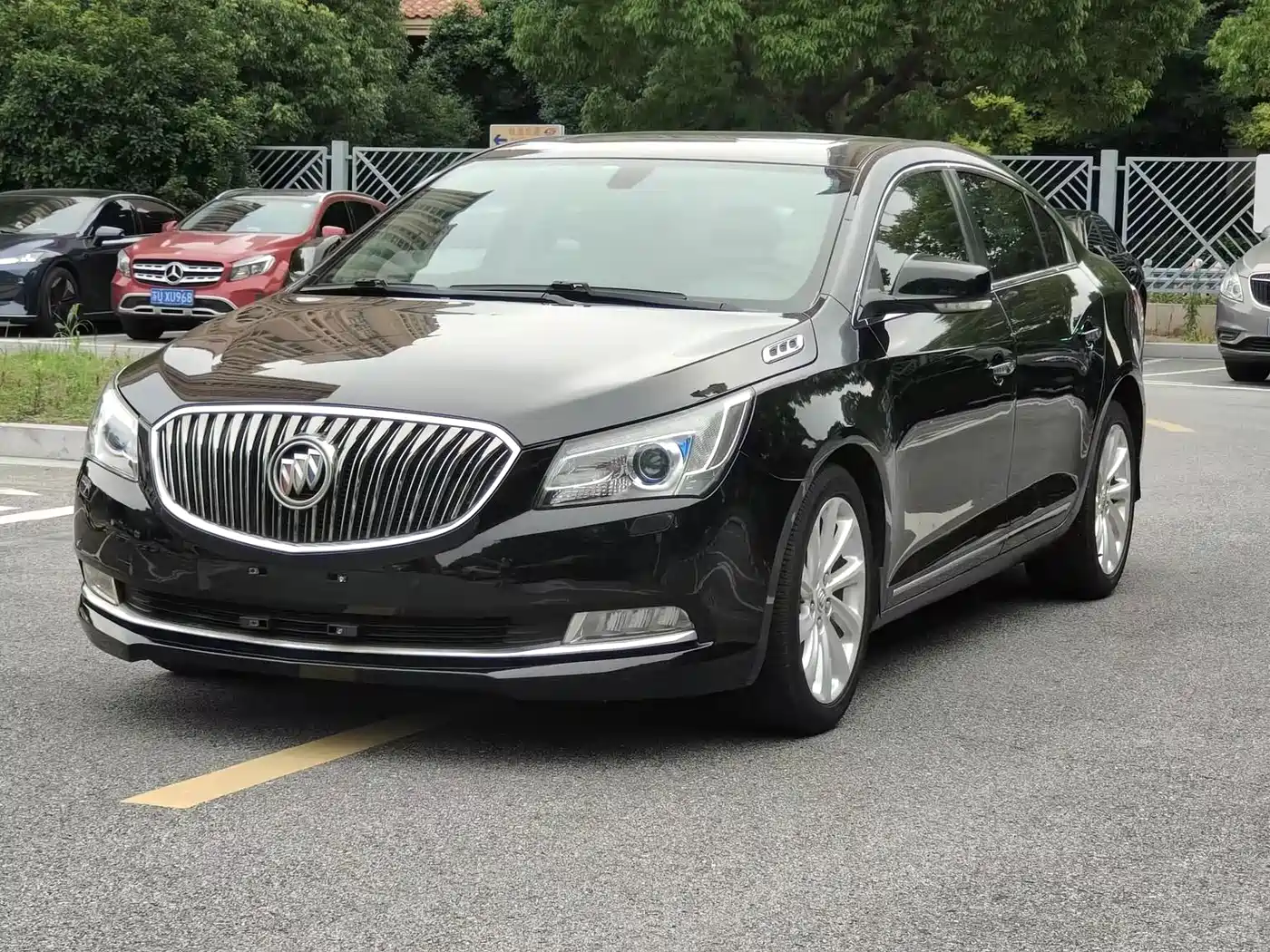 Фото 1 - Buick LaCrosse