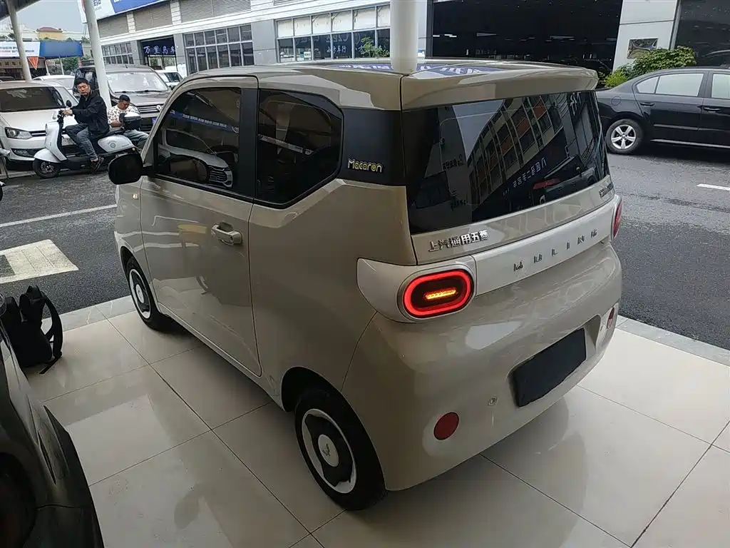 WULING AUTOMOBILE HONGGUANG MINIEV