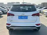 Photo 5 - Hyundai Santa Fe