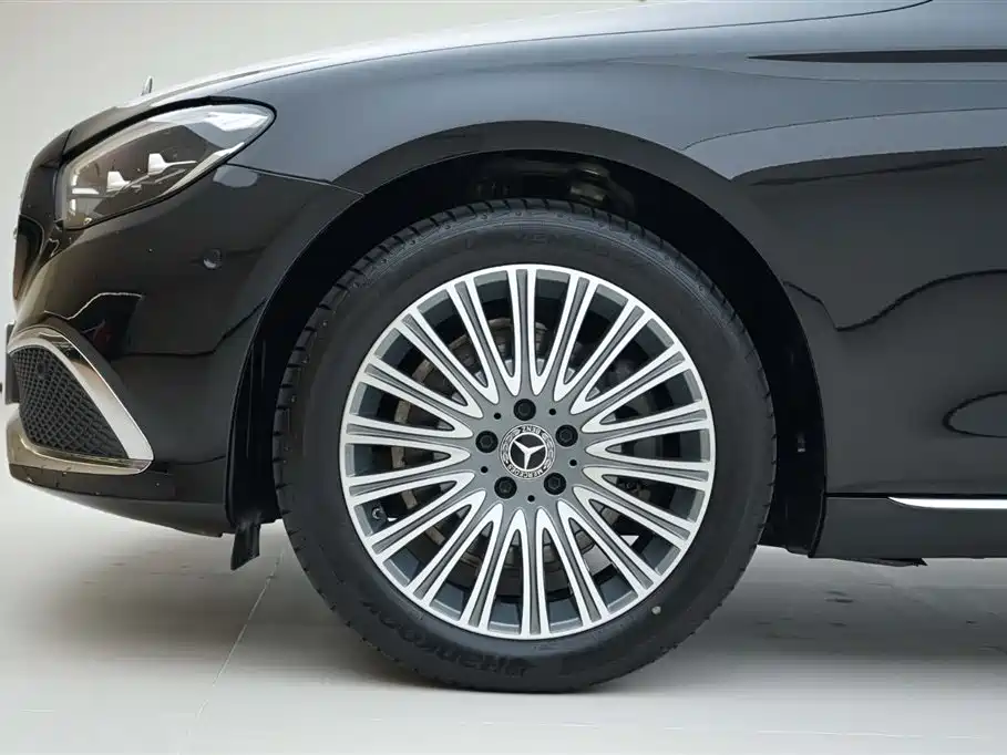 Mercedes-Benz E-Class 2023 E 300 L Fashion фото 15