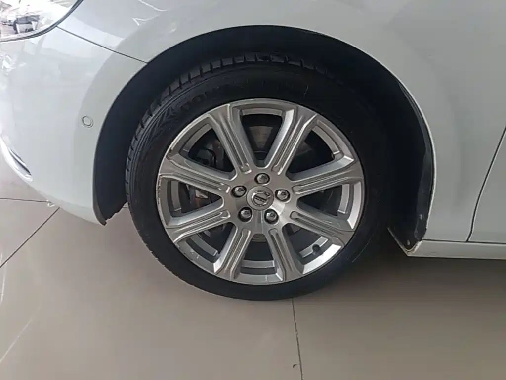 Volvo V40 2018 2018 T3 R-Design Edition