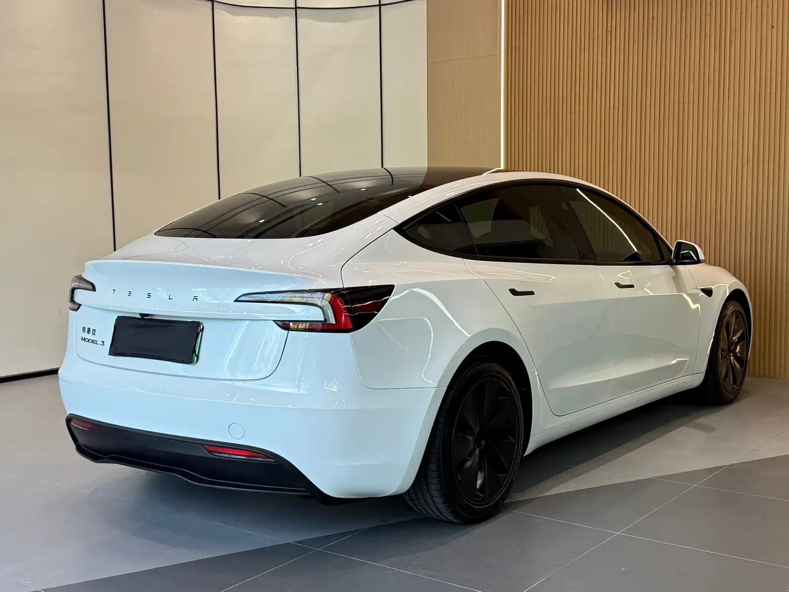 صورة 19 - Tesla Model 3