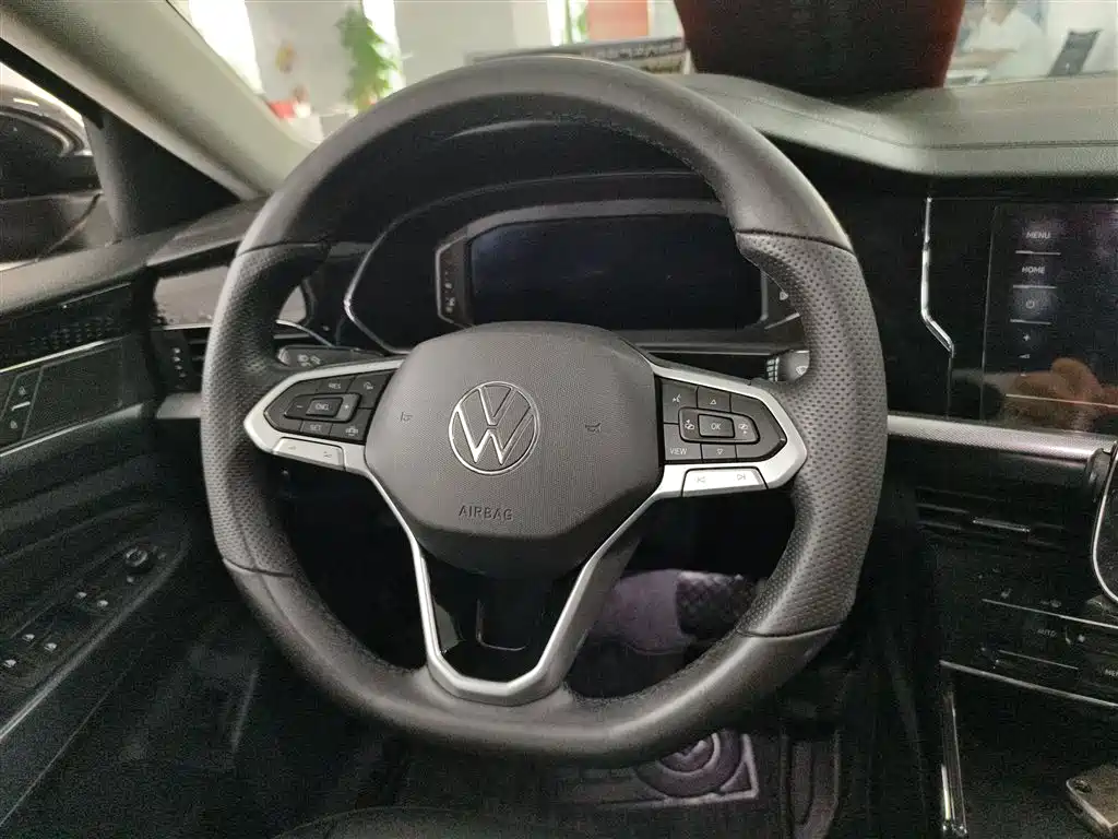 Volkswagen Passat 2022 330TSI Elite Edition фото 3