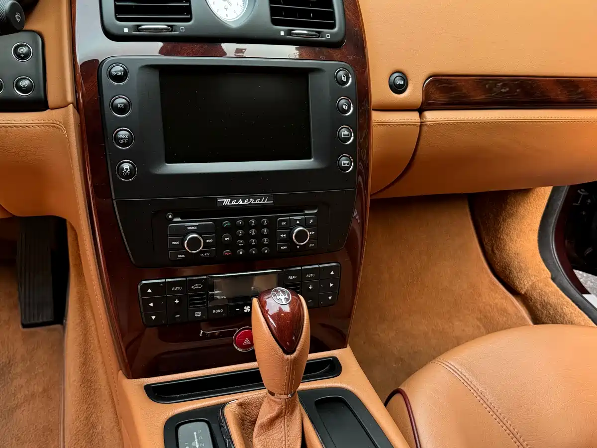 Photo 14 - Maserati Quattroporte