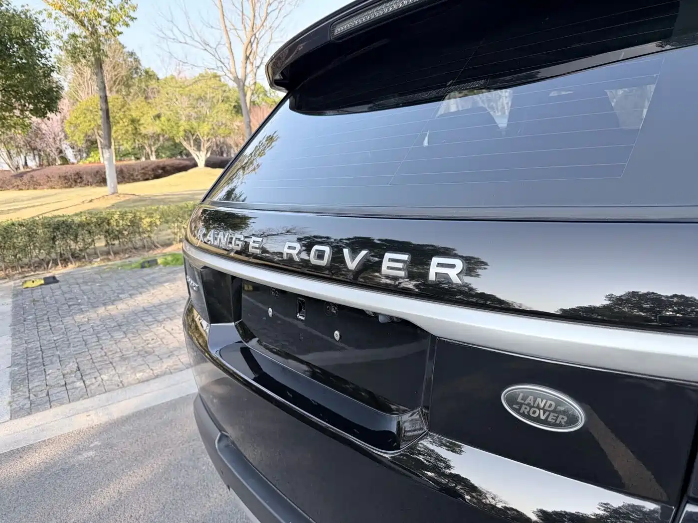 Land Rover Range Rover Sport 2016 Model 2.0 GTDi HSE фото 20