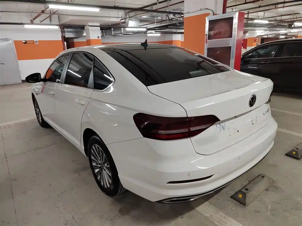 Volkswagen Lavida 2021 1.5L Auto Comfort Edition фото 23