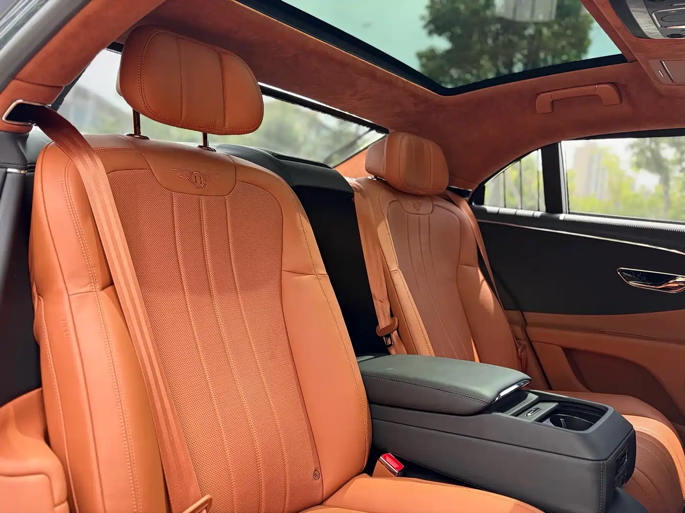 Bentley Flying Spur 2021 4.0T V8 Standard Version фото 20