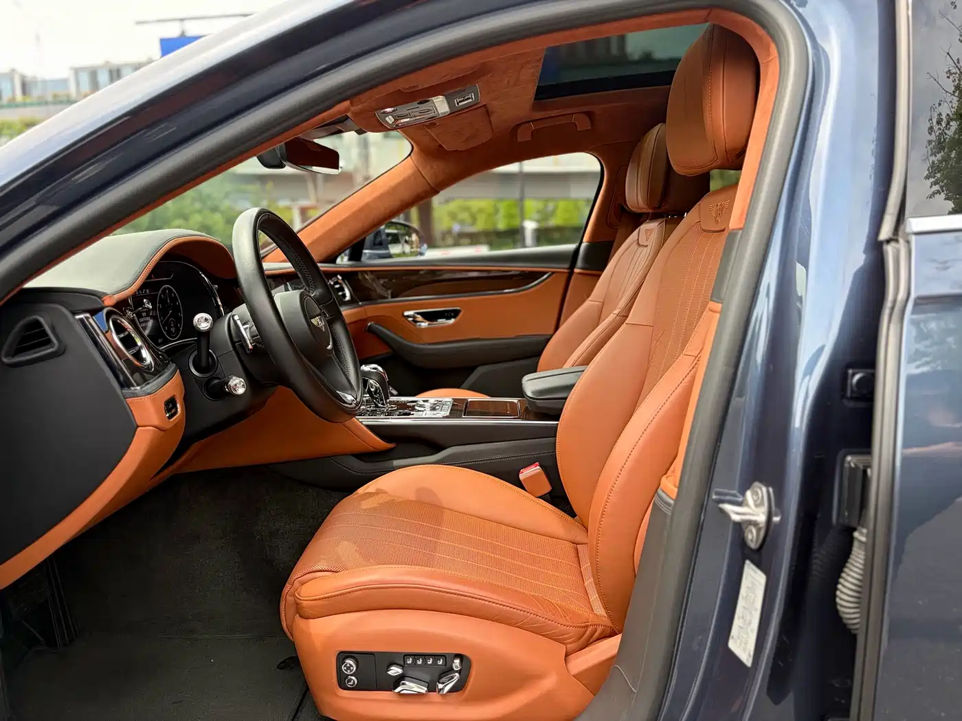 Bentley Flying Spur 2021 4.0T V8 Standard Version фото 9