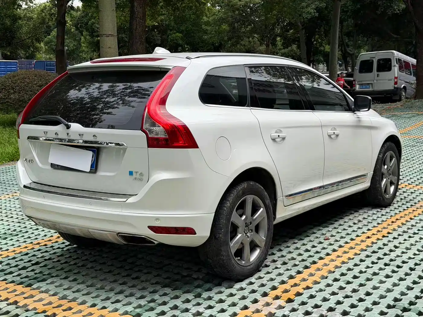 Volvo XC60 (Import) 2014 2015 T6 Momentum