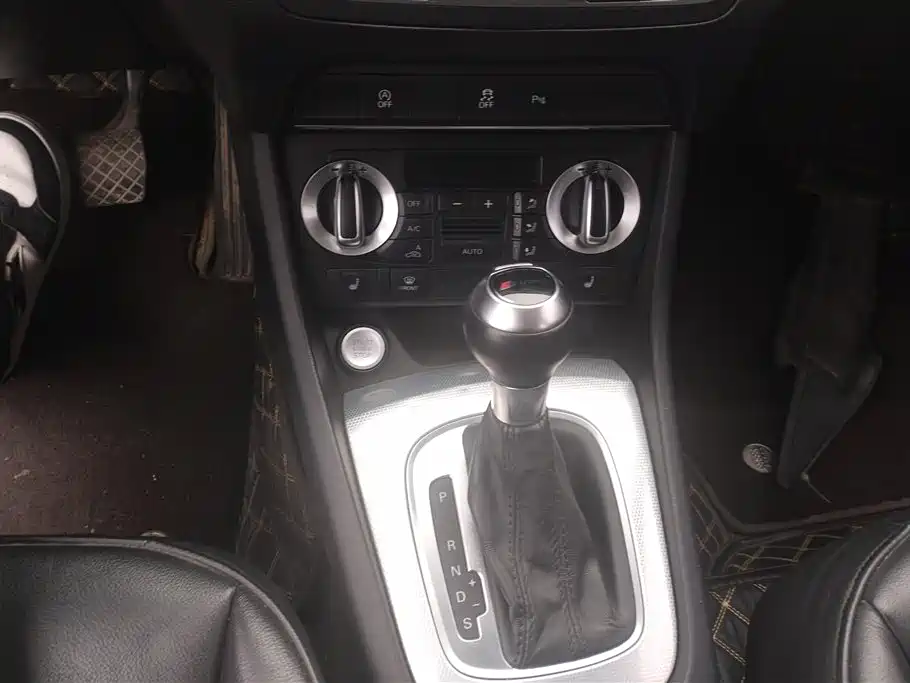 Audi Q3 2015 35 TFSI Millionth Anniversary Comfort фото 16
