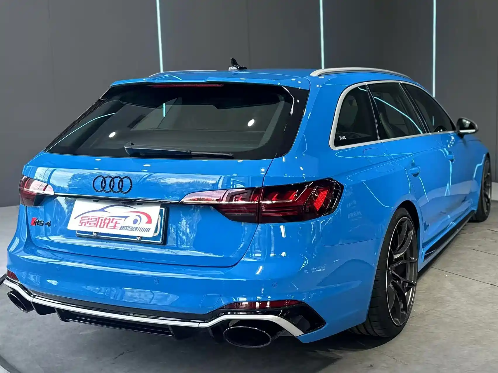 Фото 6 - Audi RS 4