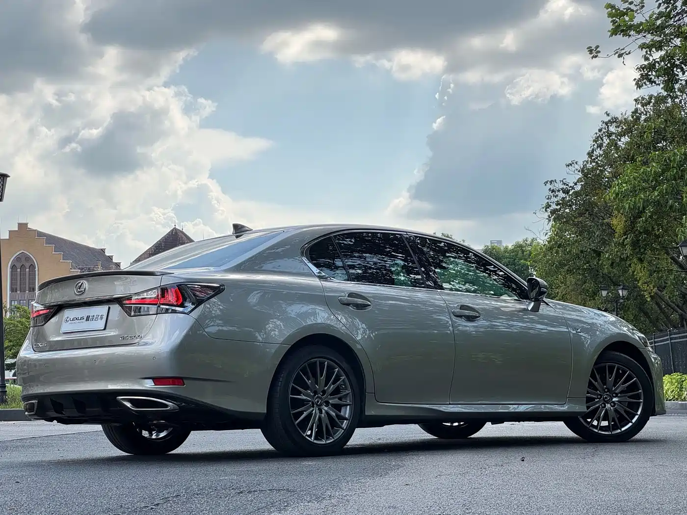 Photo 6 - Lexus GS