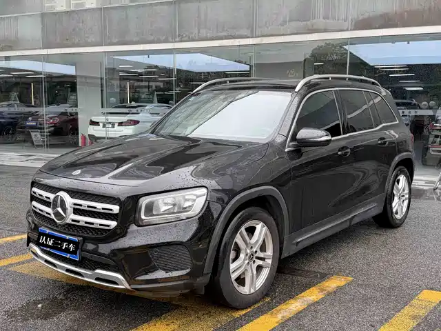 MERCEDES-BENZ GLB