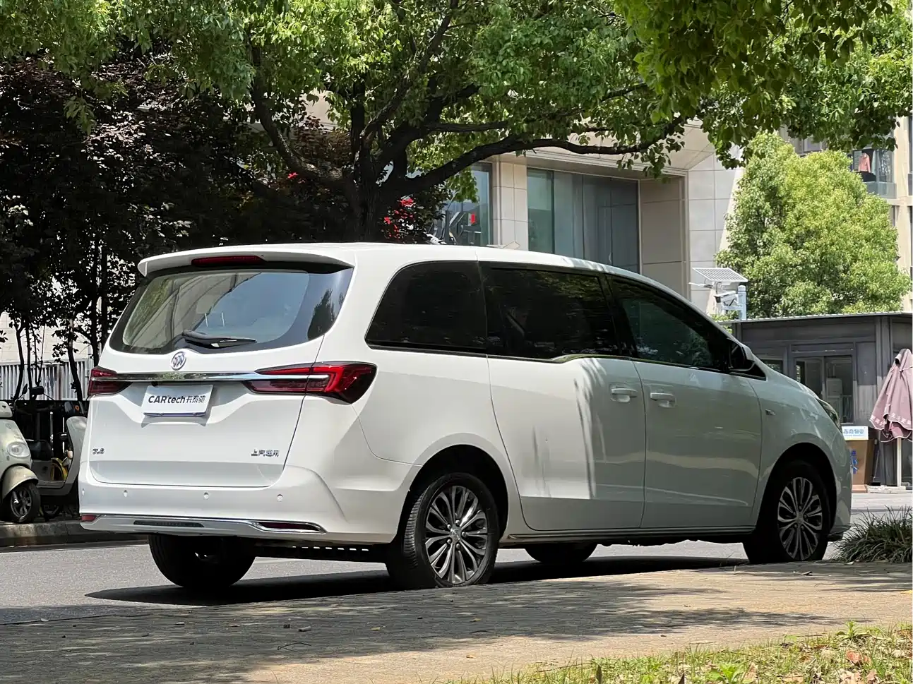 BUICK GL8