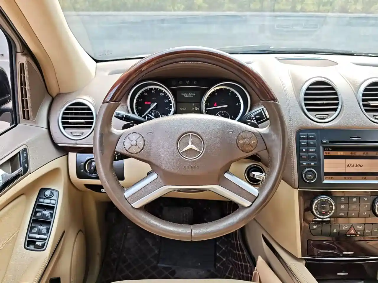 Mercedes-Benz GL-Class фото 17