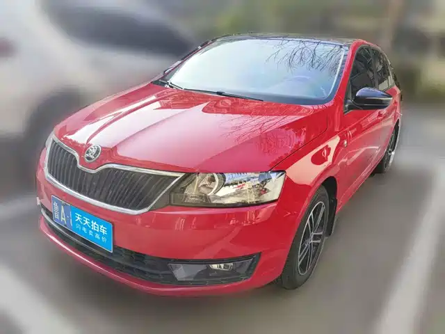  Škoda Skoda Rapid Spaceback 2014 1.6L Automatic Joy Edition