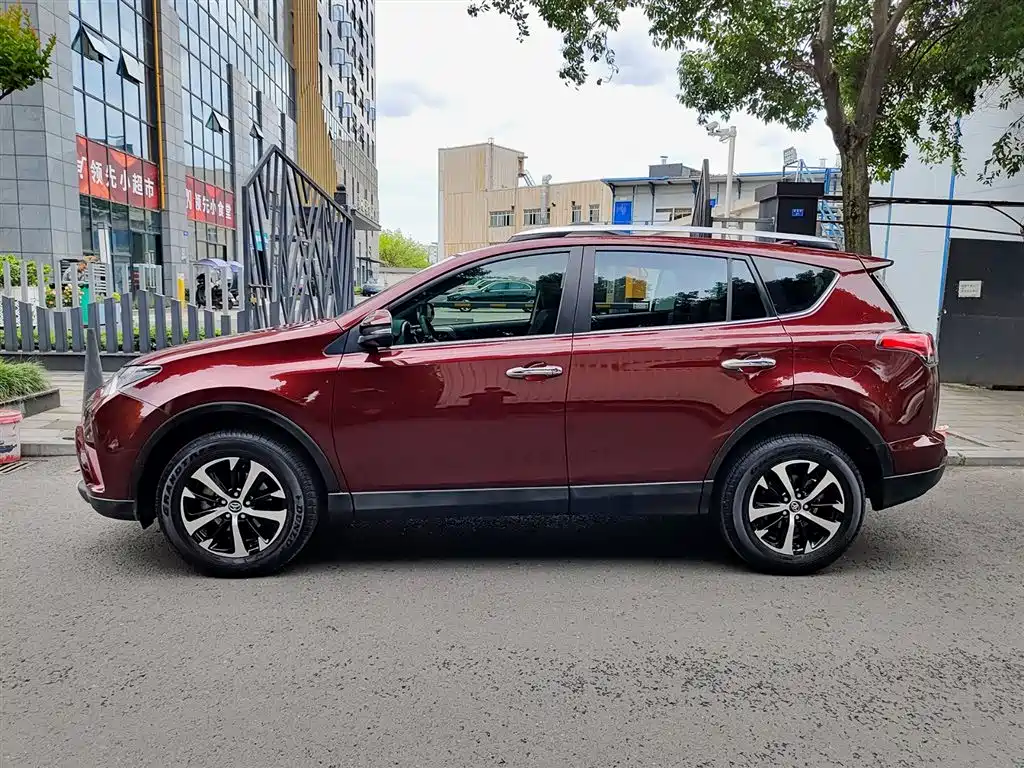 Toyota RAV4 Rongfang 2016 2.0L CVT 2WD Smart (China V) фото 3