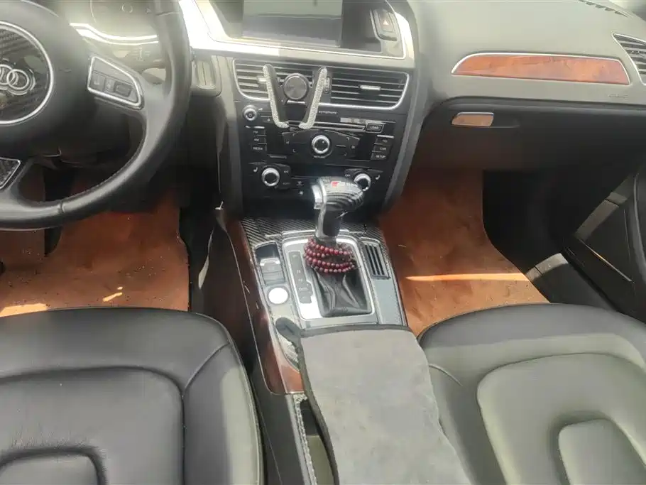 Audi A4L 2016 35 TFSI Collector's Edition S line Comfort фото 15