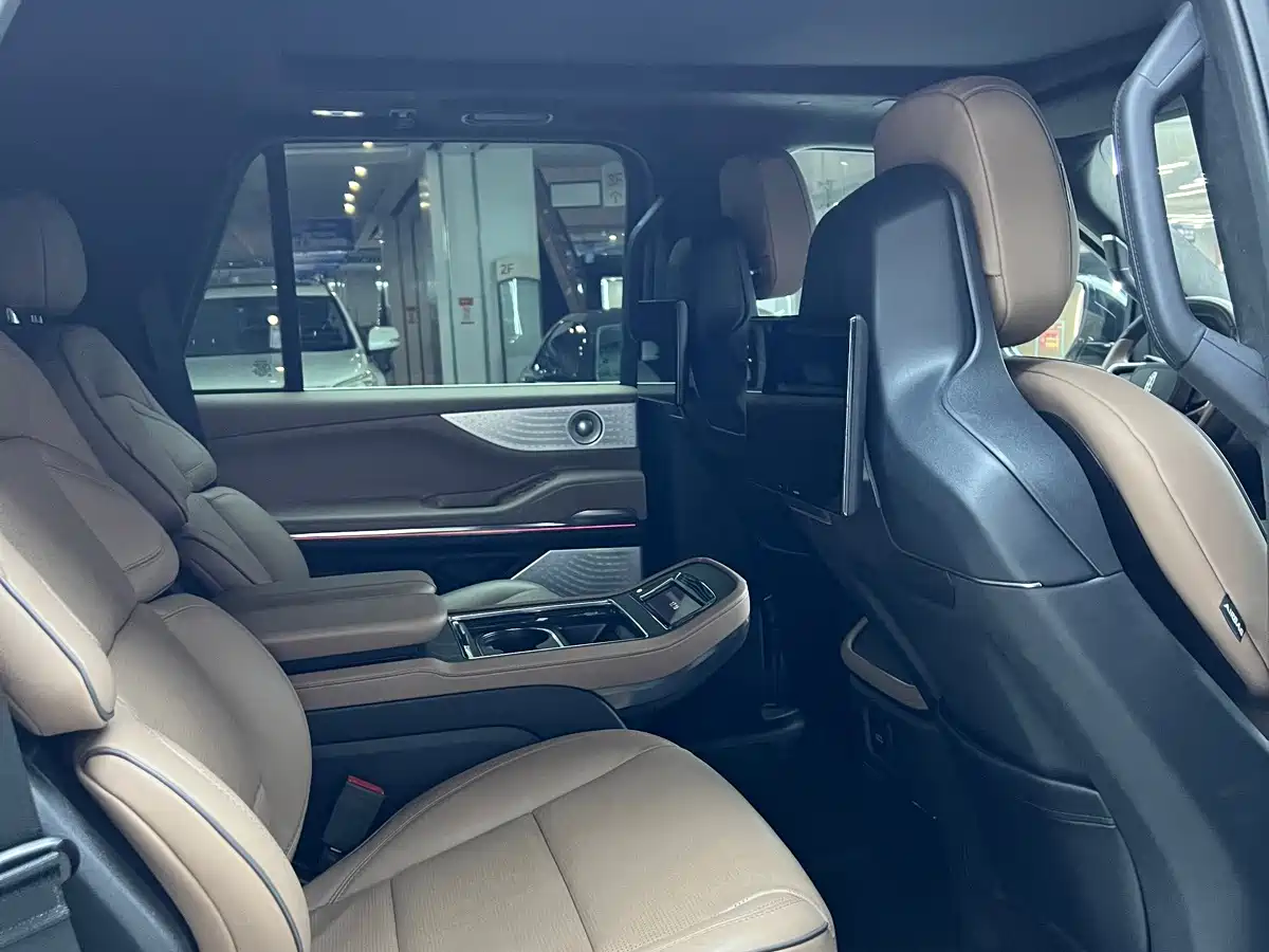 Lincoln Navigator 2025 2025 3.5T Presidential Edition