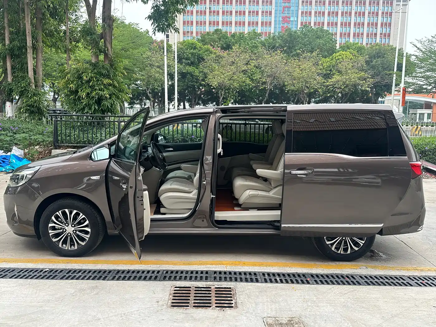 Buick GL8 2021 Land Business Class 652T Luxury фото 21