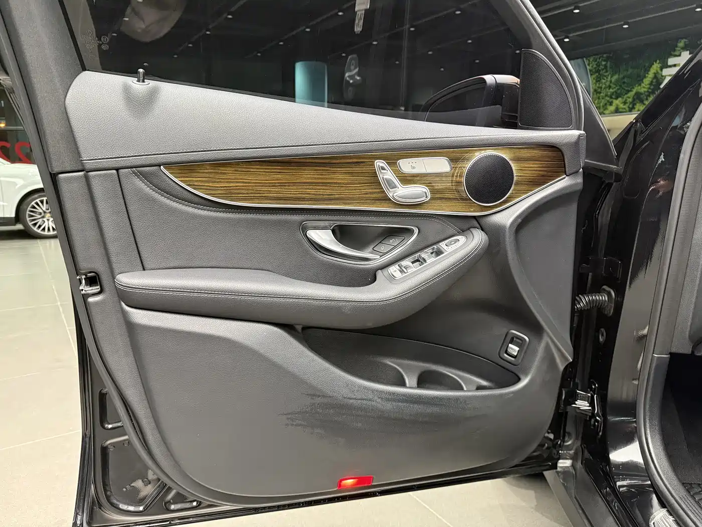Mercedes-Benz GLC 2018 Facelift GLC 260 4MATIC Dynamic фото 13
