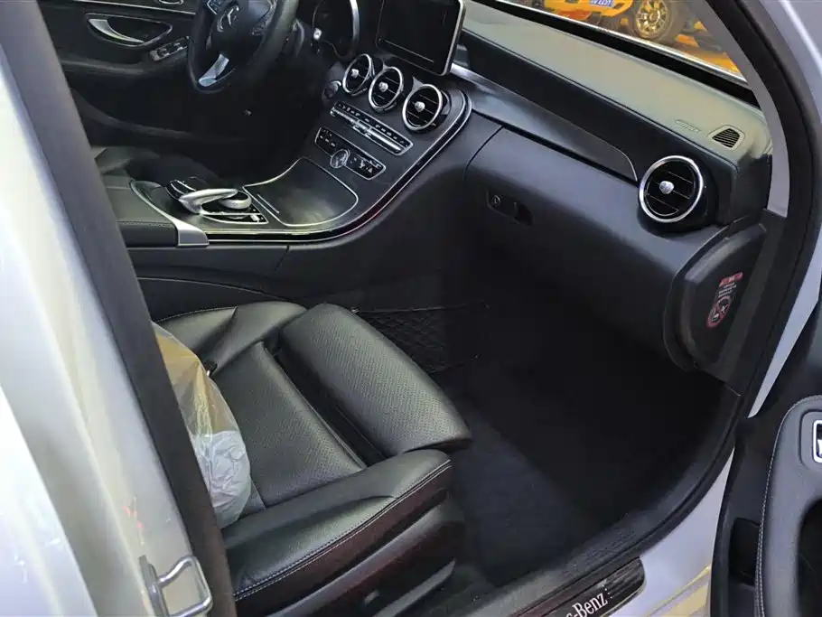 Mercedes-Benz C-Class 2017 Facelift C 200 L Sport Edition фото 8