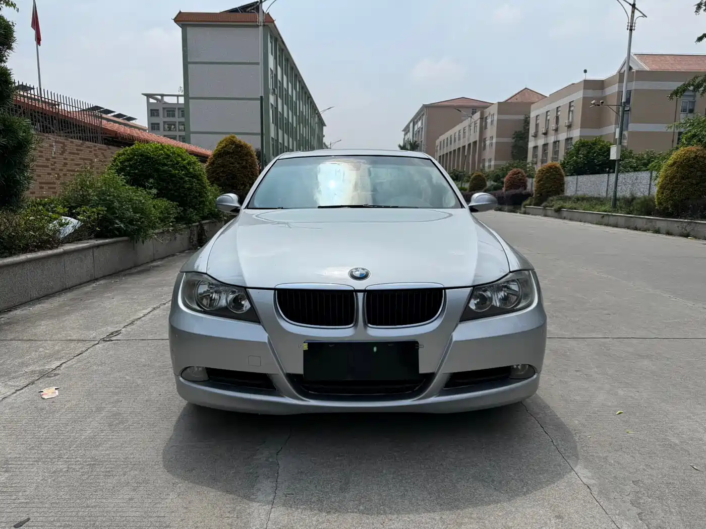 BMW 3 Series (Import) 2005 Model E90 320i фото 2