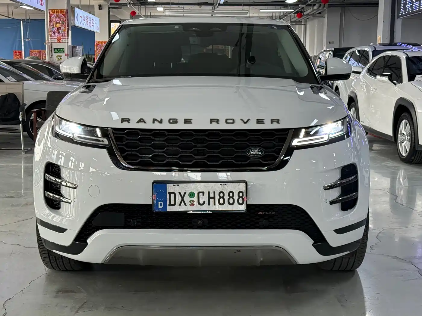 Land Rover Range Rover Evoque 2023 Range Rover Evoque L 249PS Premium Luxury Edition фото 2