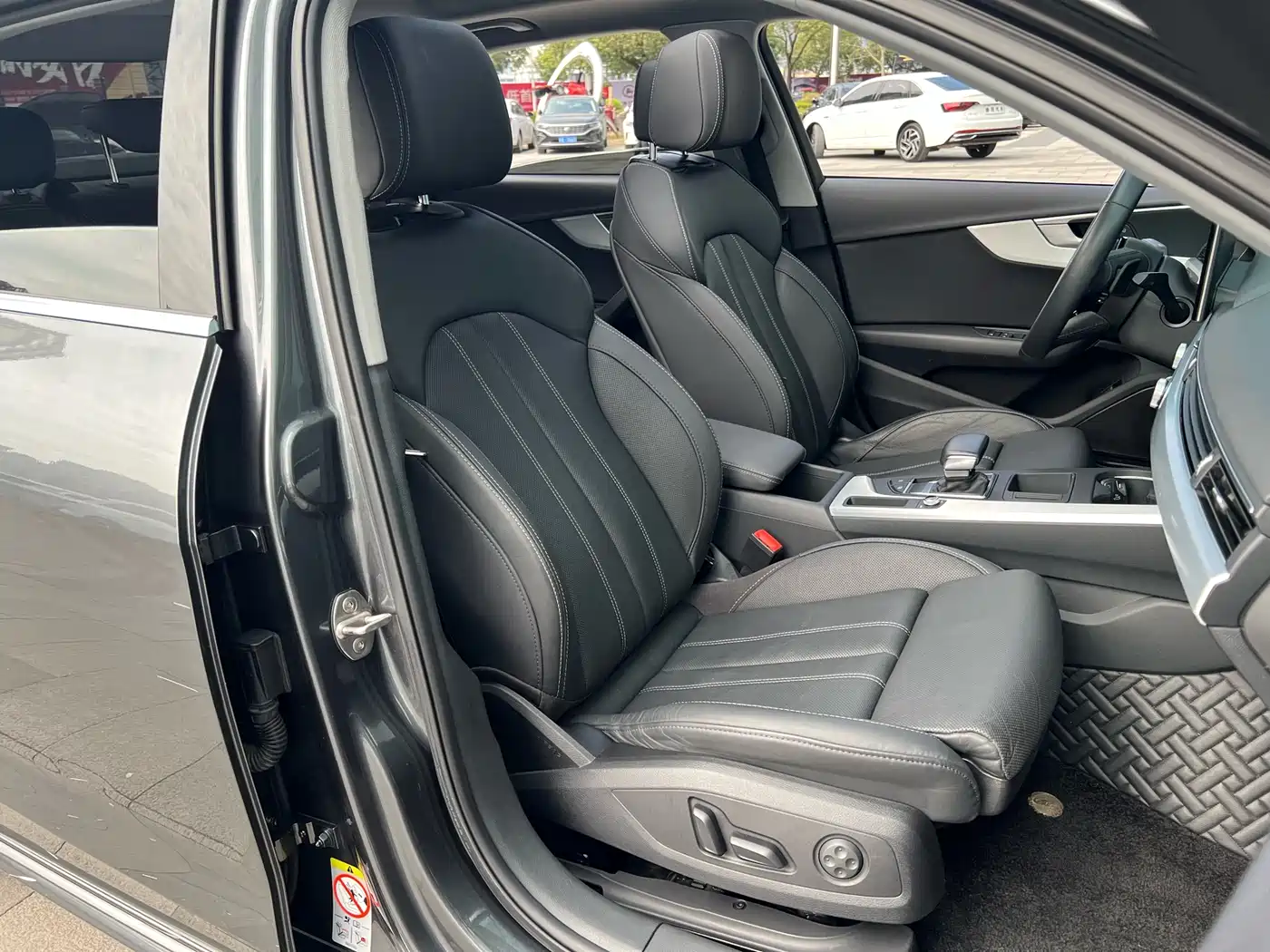 Audi A4L 2020 40 TFSI Luxury Dynamic фото 13