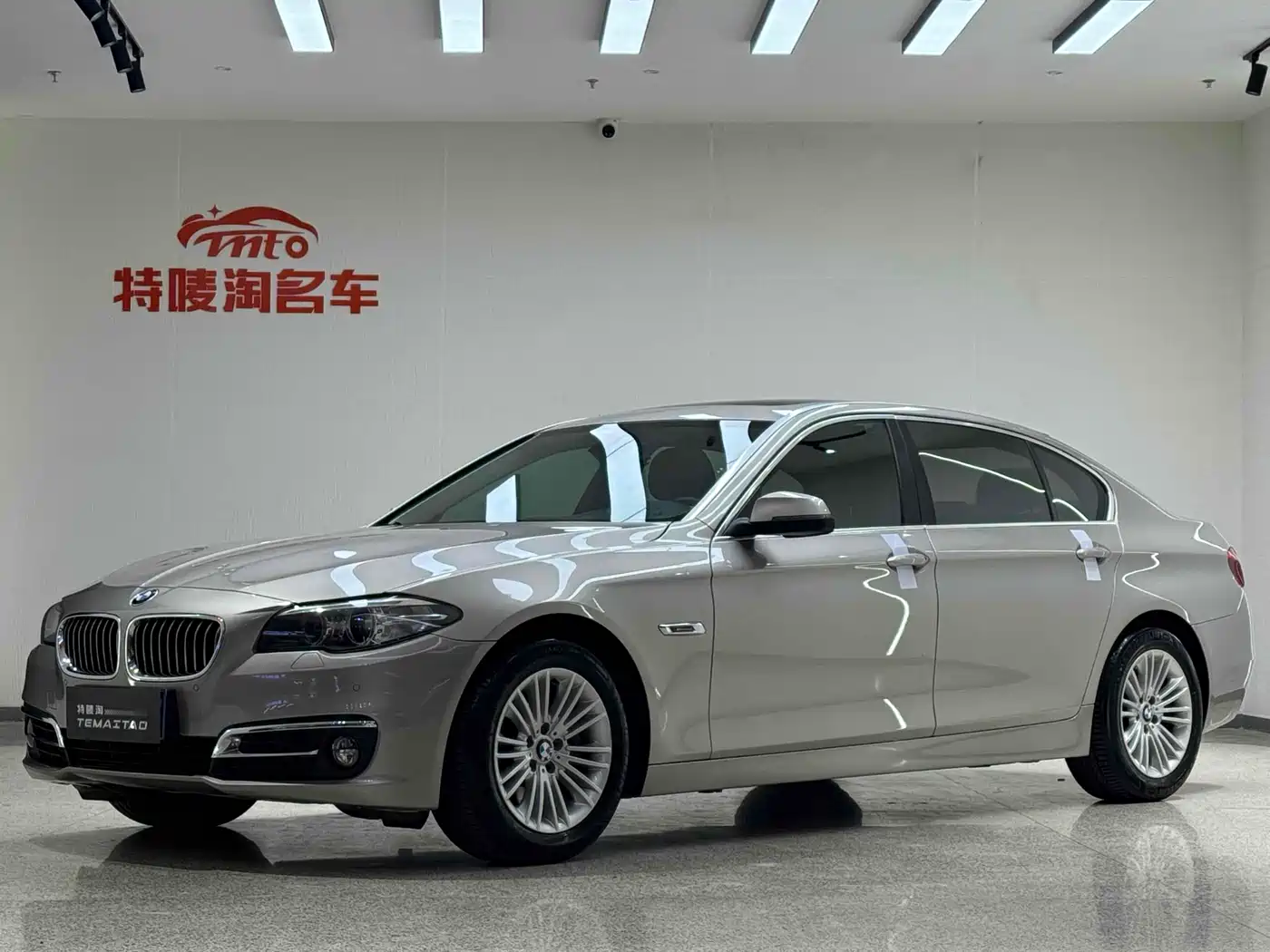 BMW 5 Series 2014 525Li Leading