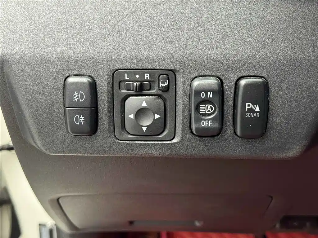 Mitsubishi Pajero (Import) 2020 3.0L Automatic Standard Edition фото 15