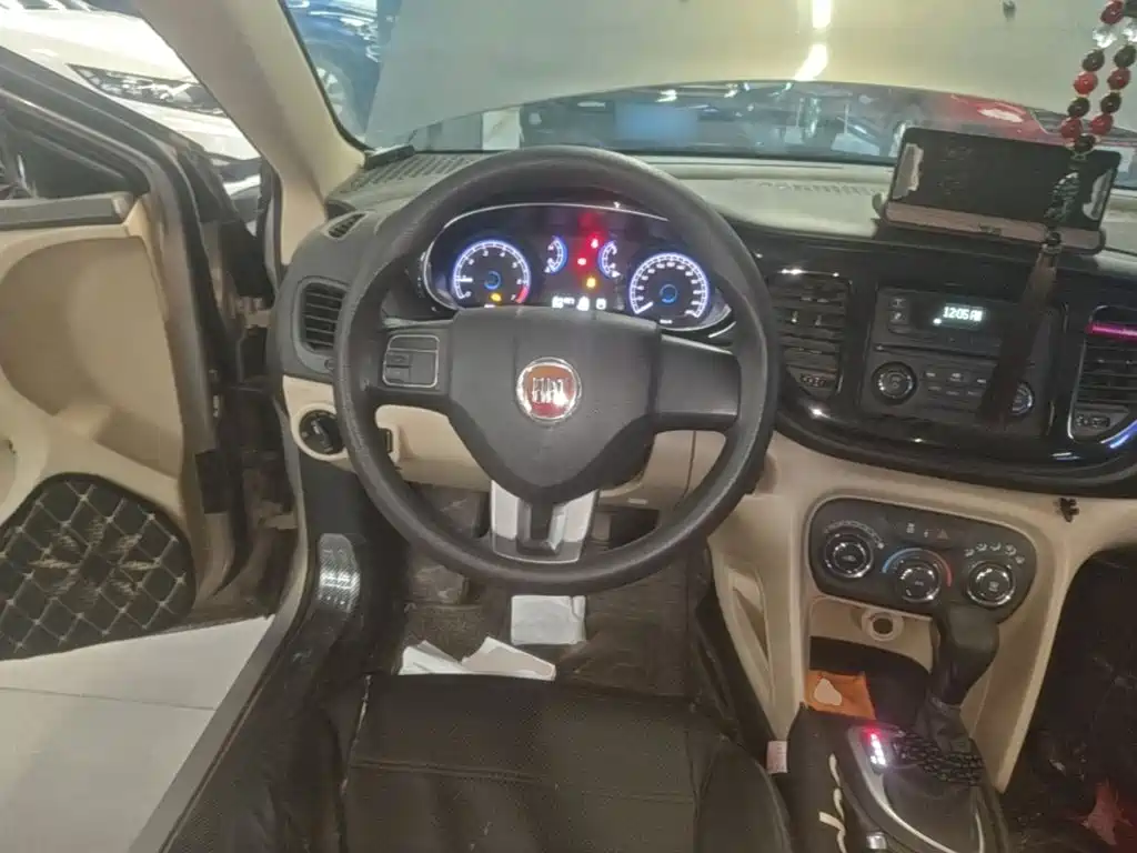 Fiat Viaggio 2015 2012 1.4T Auto Joy Edition