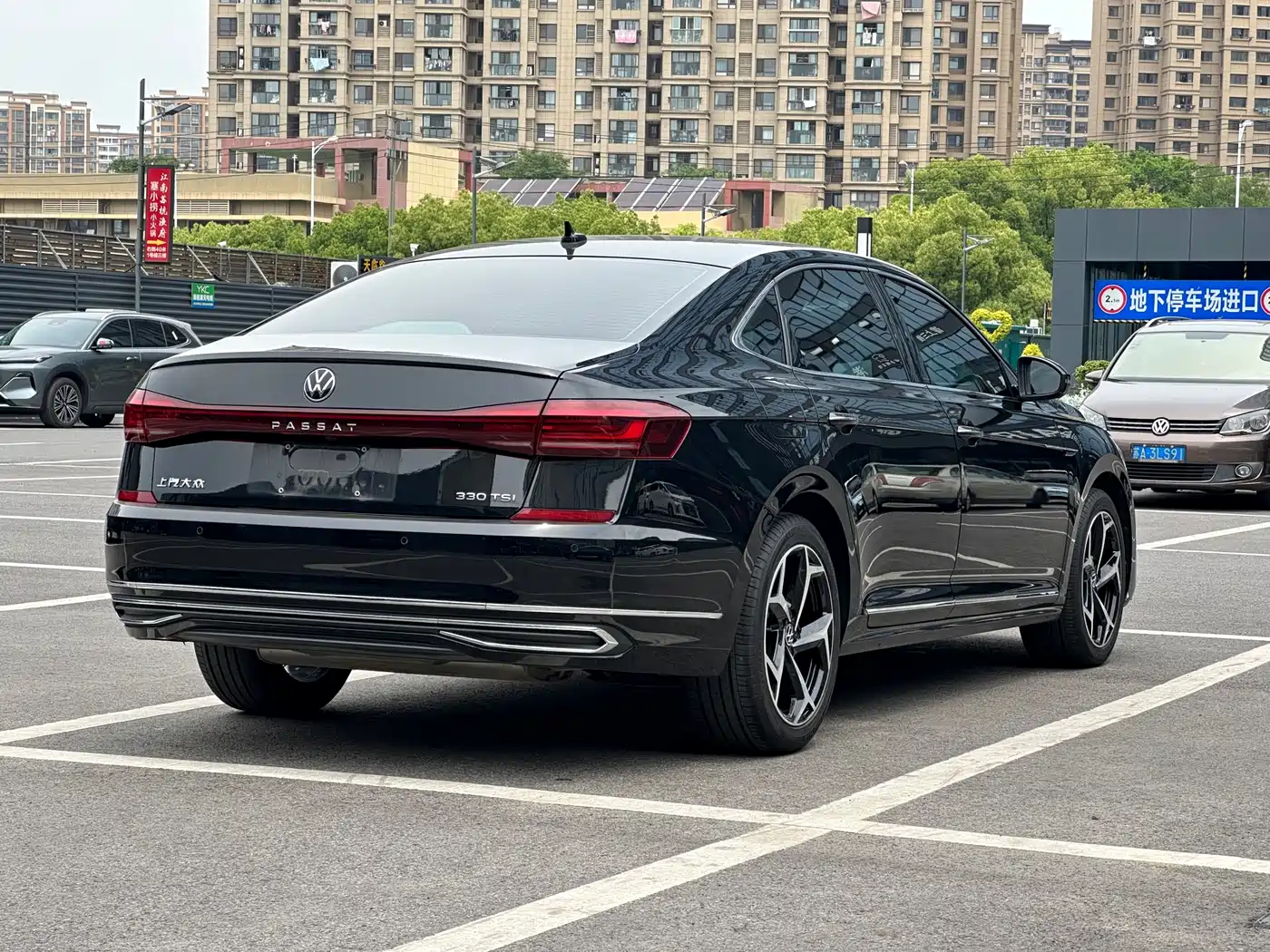 Volkswagen Passat 2023 330TSI Starlight Luxury Edition фото 7