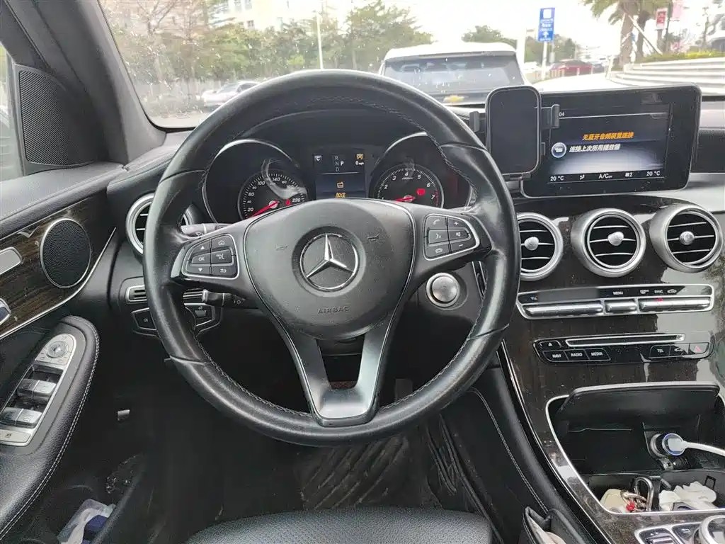 Mercedes-Benz GLC 2017 GLC 260 4MATIC Dynamic фото 3