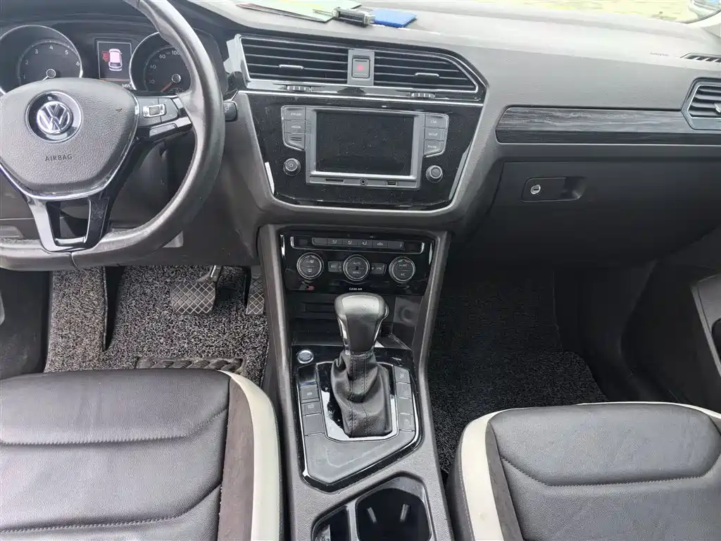 Volkswagen Tiguan L 2017 330TSI Automatic 2WD Comfort Edition фото 13