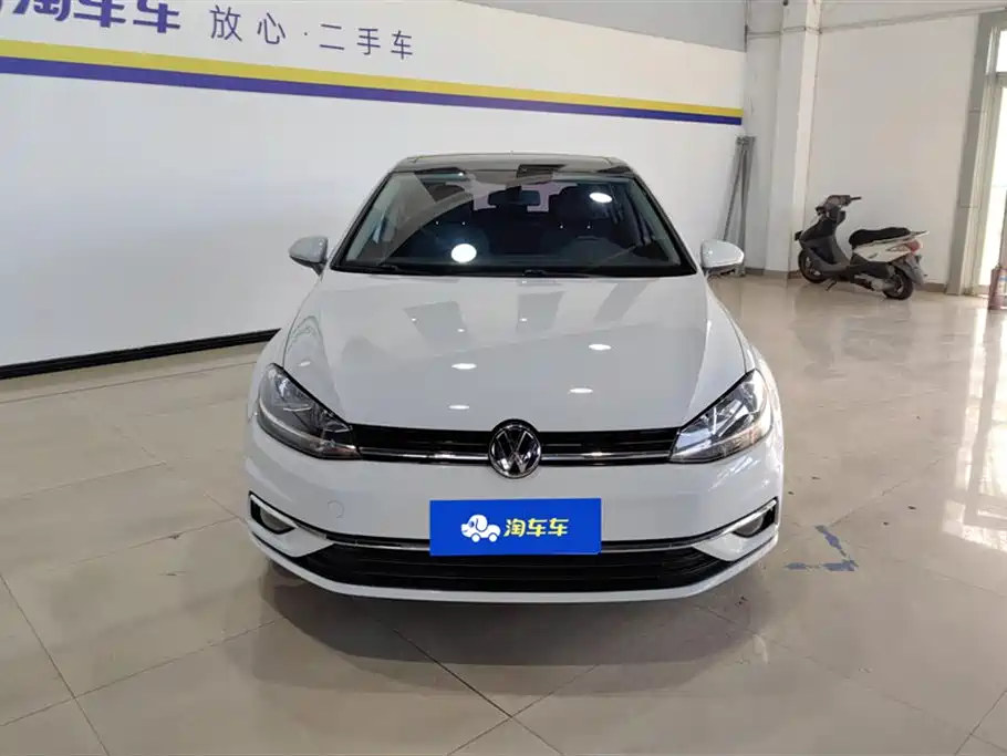 Volkswagen Golf 2020 280TSI DSG Comfort фото 2