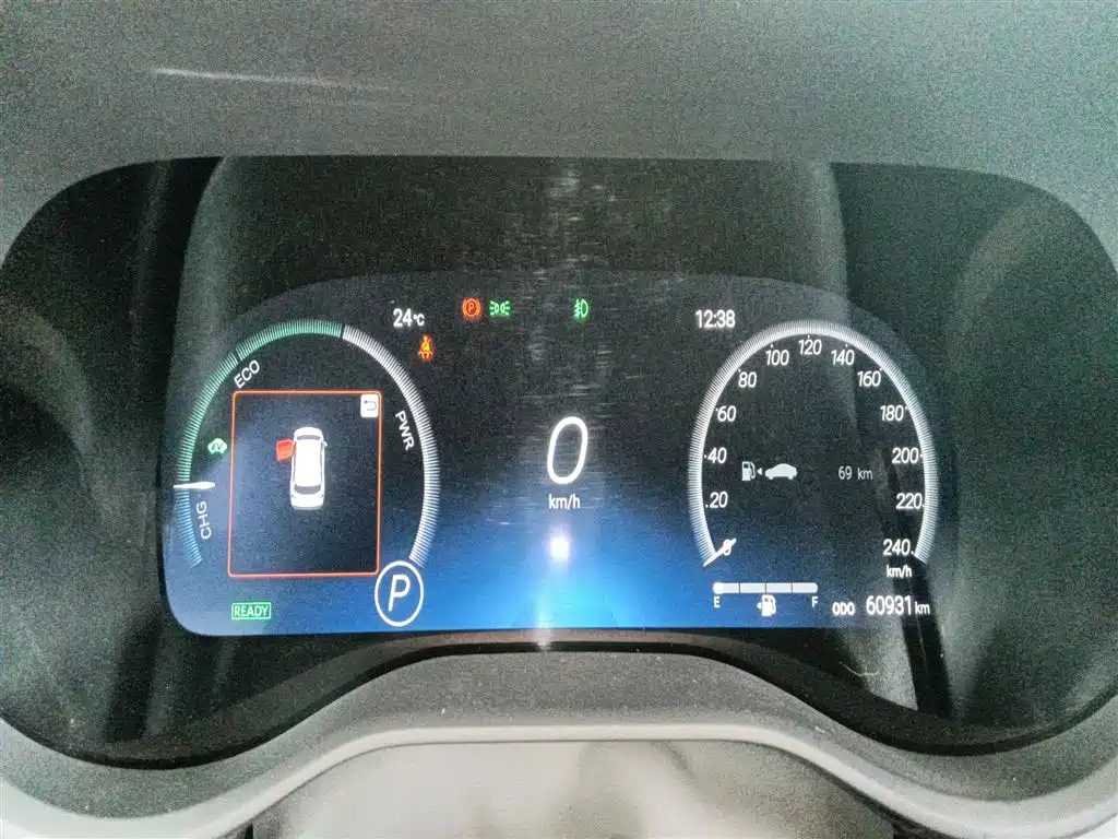 Toyota Sienna 2021 2.5L Hybrid Platinum Edition фото 12