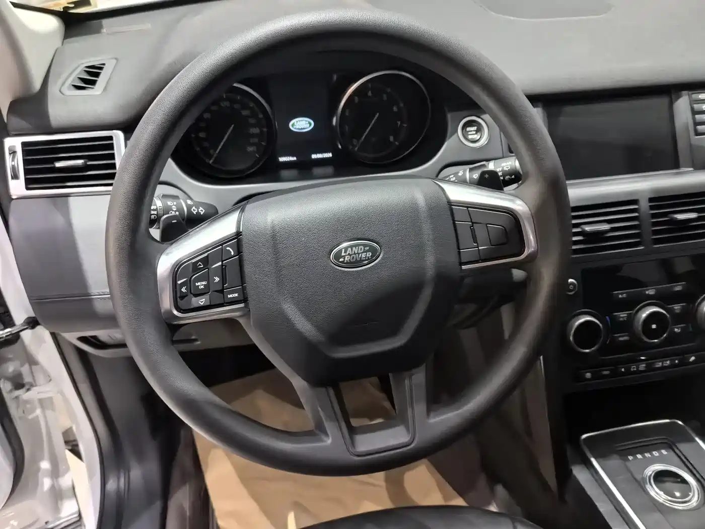 Фото 10 - Land Rover Discovery Sport