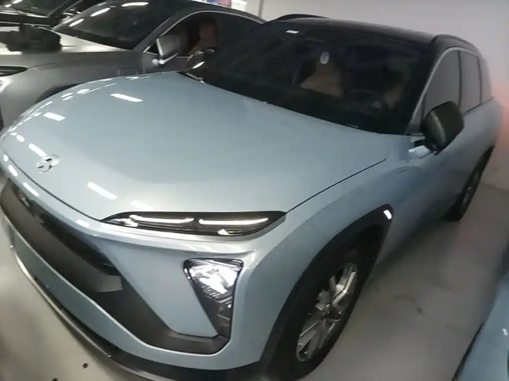Фото 1 - NIO ES6