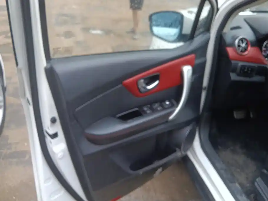 Haval H1 2015 2015 1.5L AMT Urban