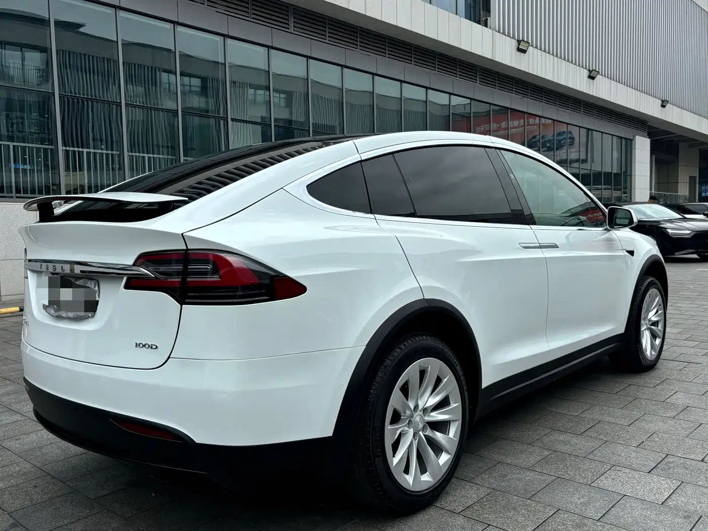 TESLA MODEL X