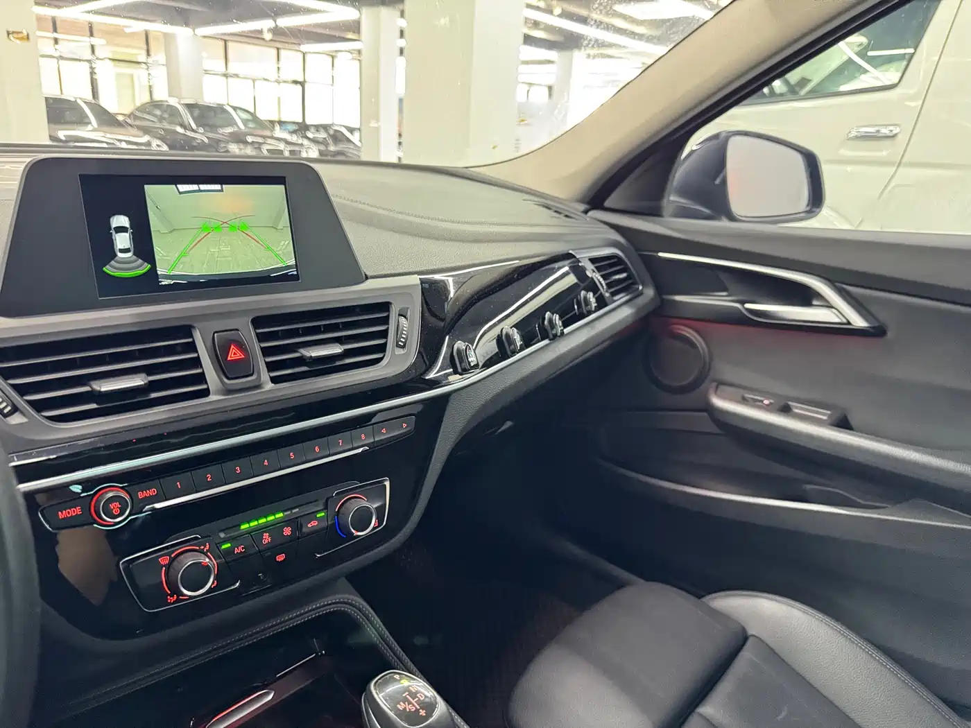 BMW 1 Series 2018 Facelift 118i Sport фото 13