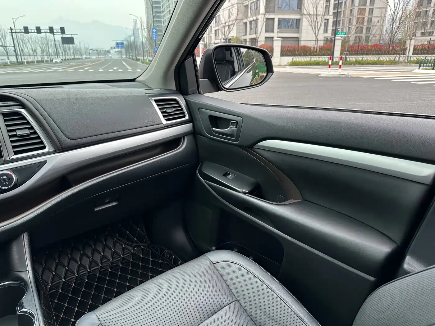 Toyota Highlander 2021 2.0T AWD Luxury 7-Seater фото 12