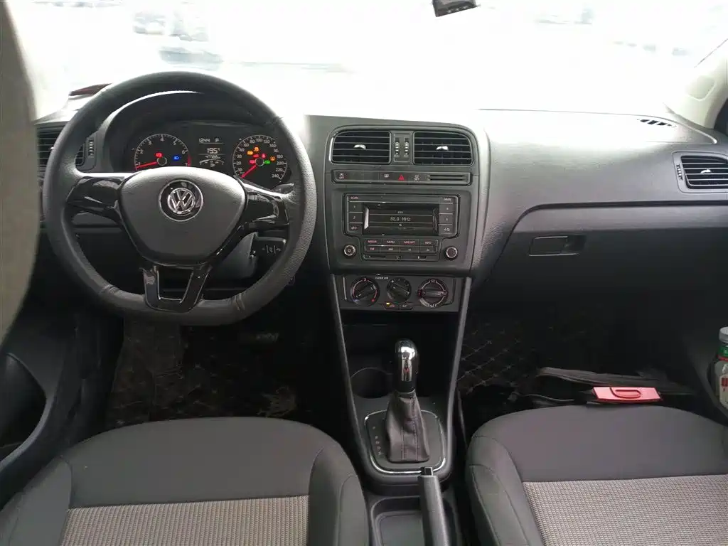 Volkswagen Polo 2018 1.5L Auto Safe Drive фото 6