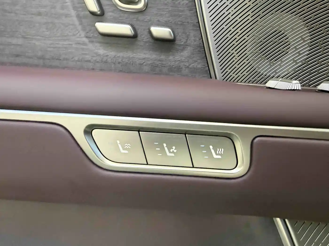 NIO ES8 2026 2025 Model 6-Seat Executive Luxury Edition