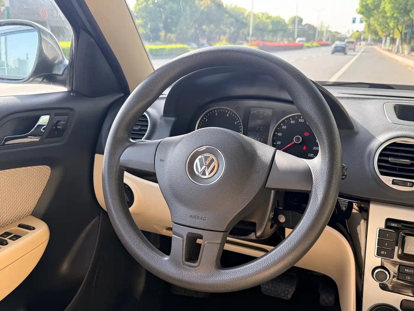 Volkswagen Lavida 2011 1.6L Automatic Leisure Edition фото 16