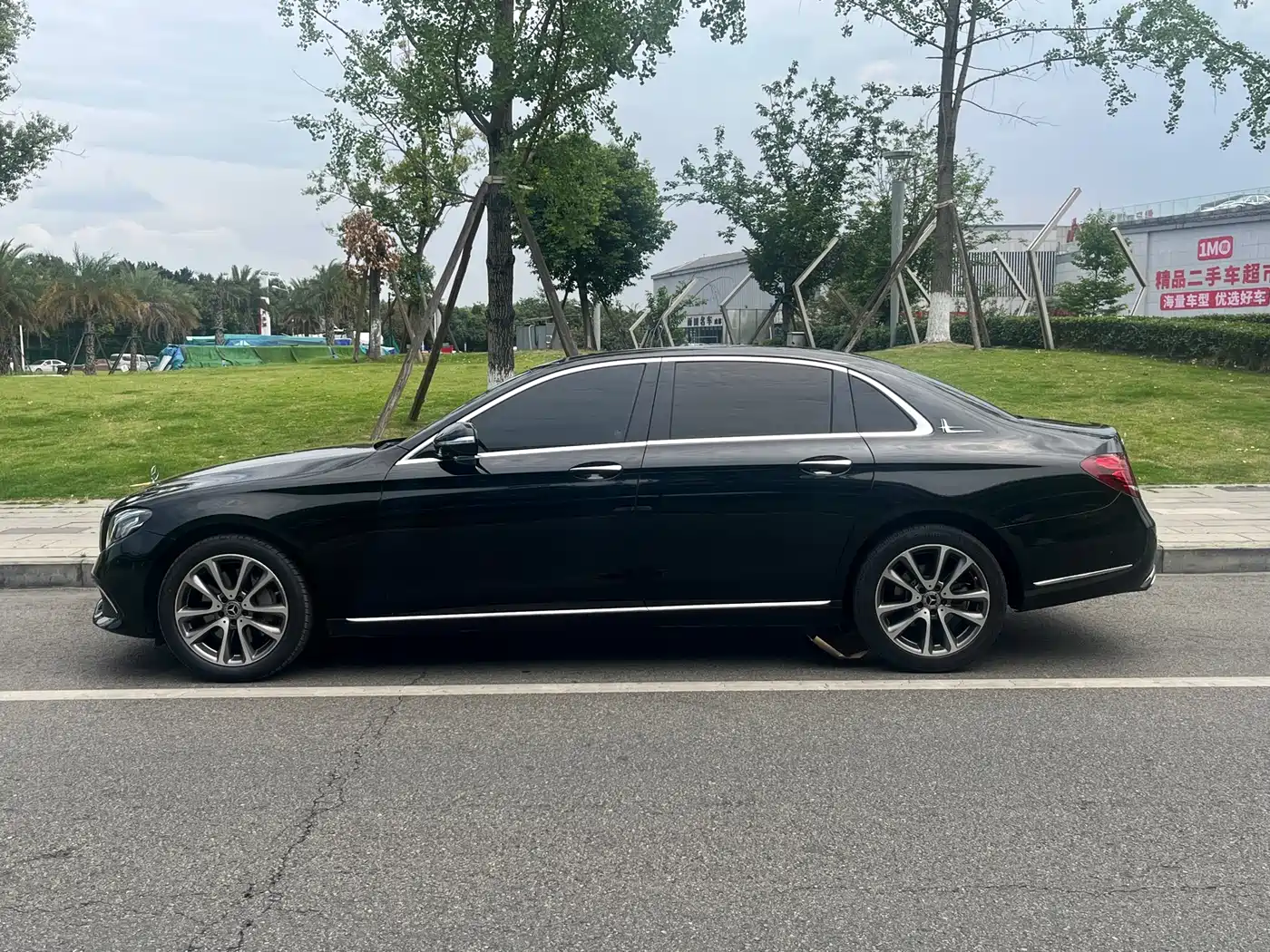 Mercedes-Benz E-Class 2019 E 300 L Fashion фото 10