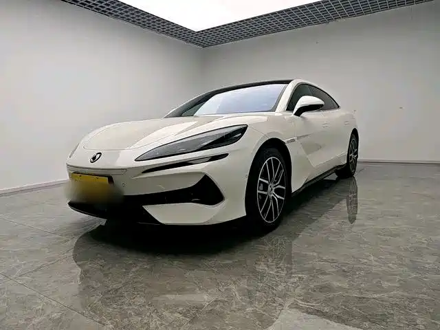 Denza Z9 2024 Model 1100km AWD Max Edition